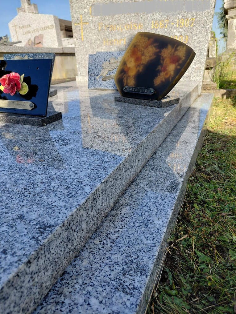 après nettoyage tombe 9