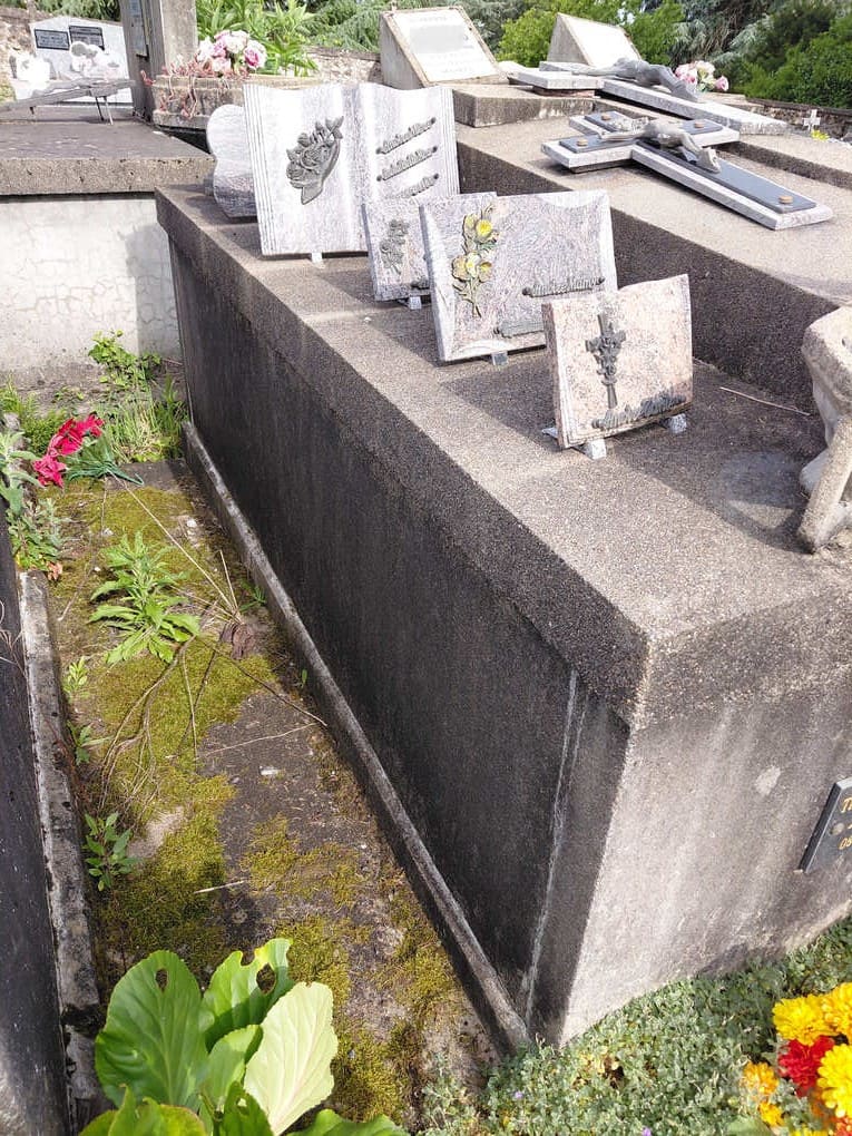avant nettoyage tombe 6